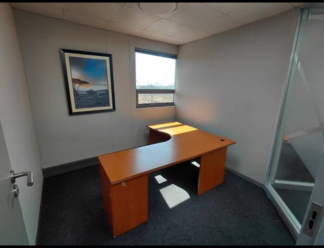 107M² OFFICE TO LET IN NOORDWYK